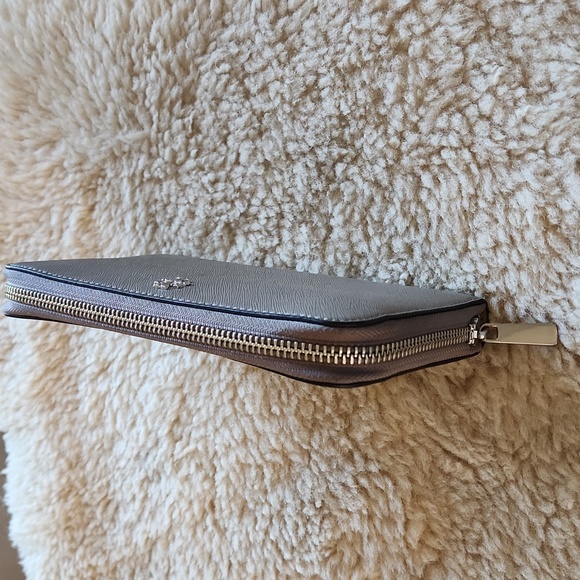 Beautiful Tory Burch Fleming Taupe Leather 3/4 Zippered Long Wallet 🩶🤎🎁 - Picture 6 of 15